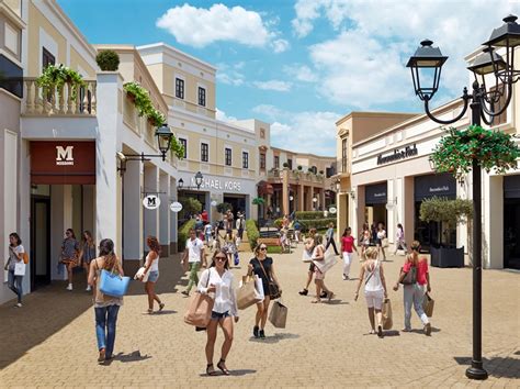 sicilia outlet village hours.